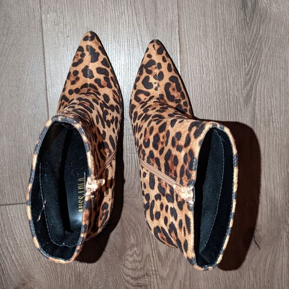 Heeled Printed Booties - Picture 7 of 9